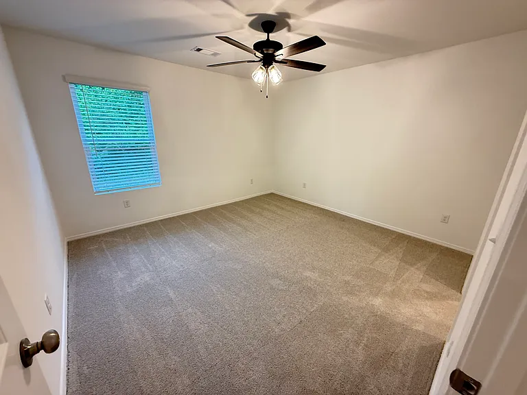 830 Gussy Ln #7 — Photo 12
