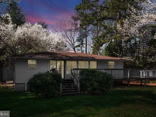 800 Lake Caroline Dr, Ruther Glen, VA 22546