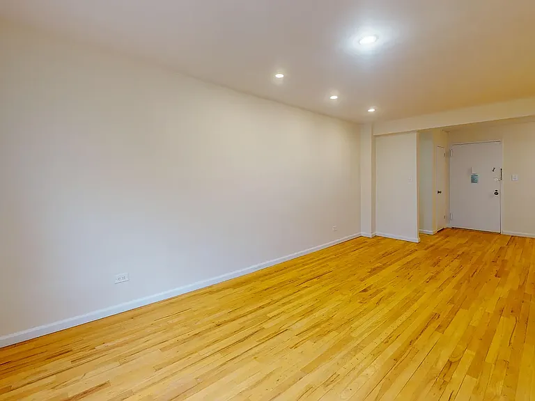 24510 Grand Central Pkwy #4E — Photo 13