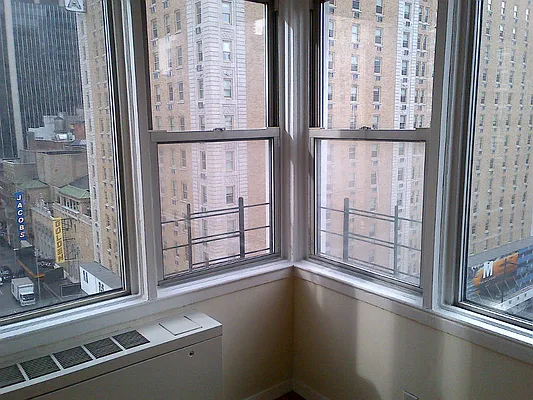 Rented by Keller Williams NYC | media 20