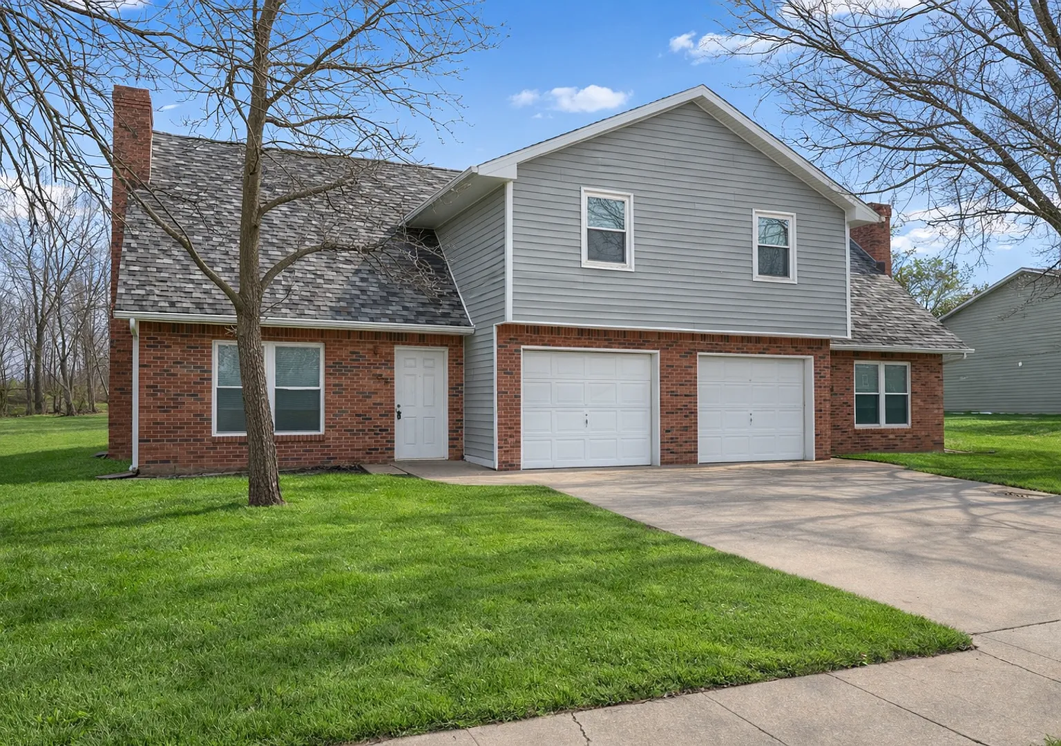 Three bedroom, two and a half bath — Photo 1