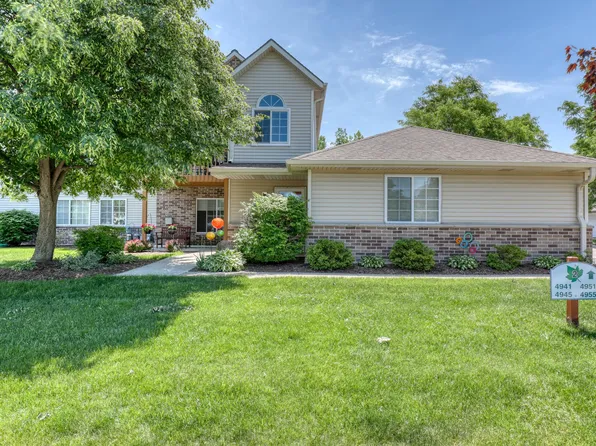 4941 W Maple Leaf Cir #2-4, Greenfield, WI 53220