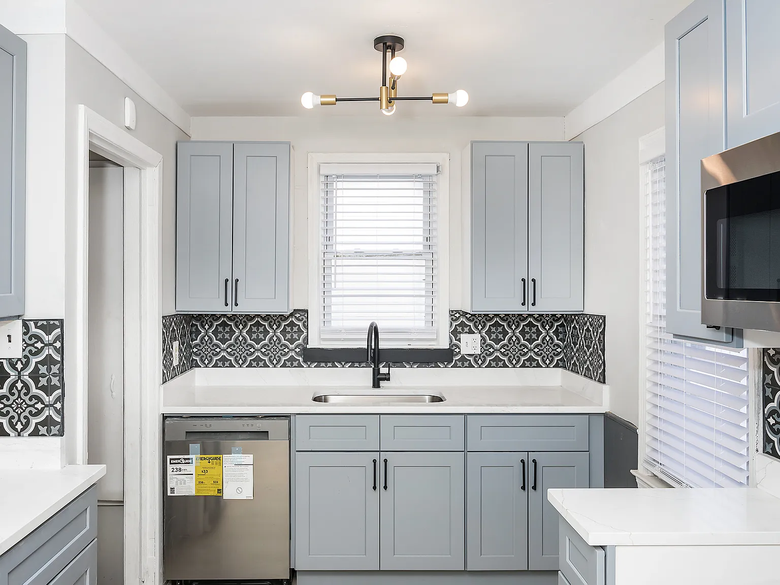 3 bed, 1.5 bath, 1197 sqft, $1,400 — Photo 4