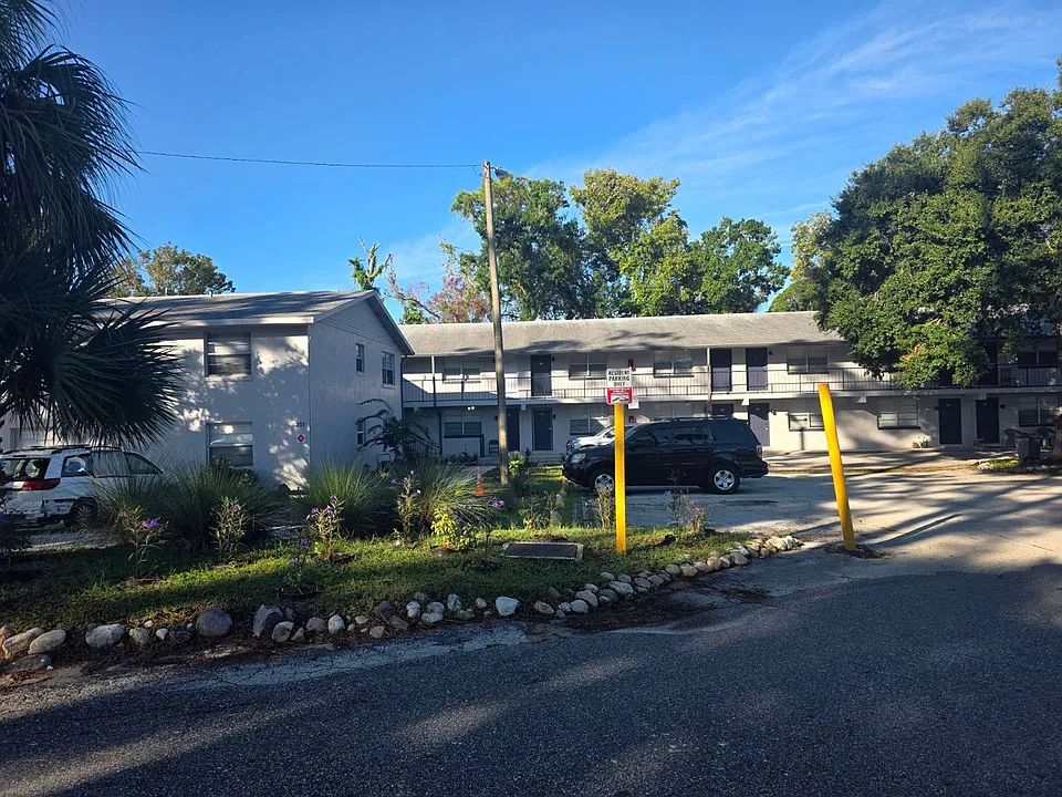 311 Country Club Oval #203