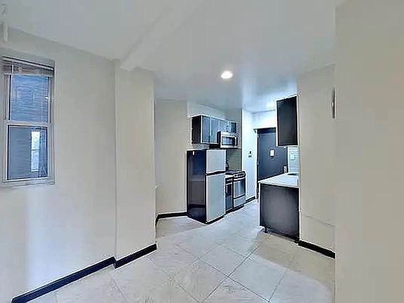 3rd image of 85 Pitt St #11B