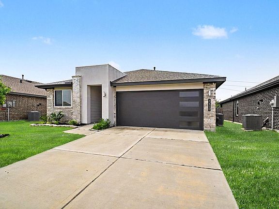 3rd image of 7310 Lakeway Bluff Ln