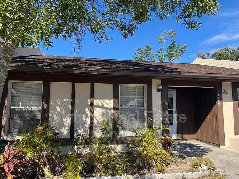 7708 Gulf Ct — Photo 1