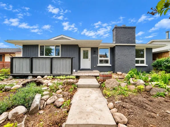 3319 NW Radcliffe Dr SE, Calgary, AB T2A 5X3