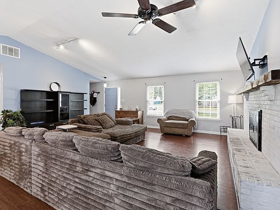 3rd image of 11715 Rush Dr