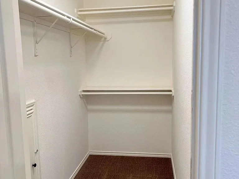 1321 Holmes Ln — Photo 23