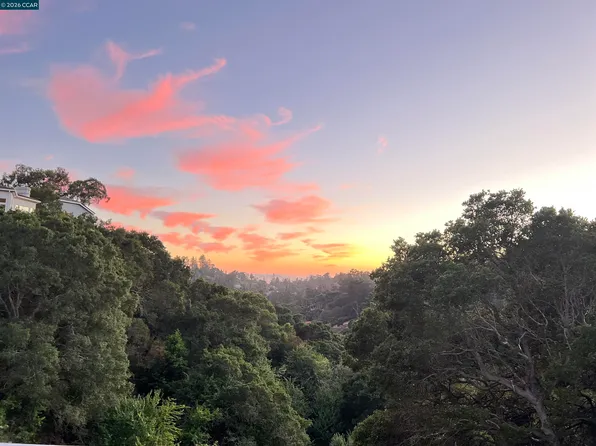 1715 Alhambra Ln, Oakland, CA 94611