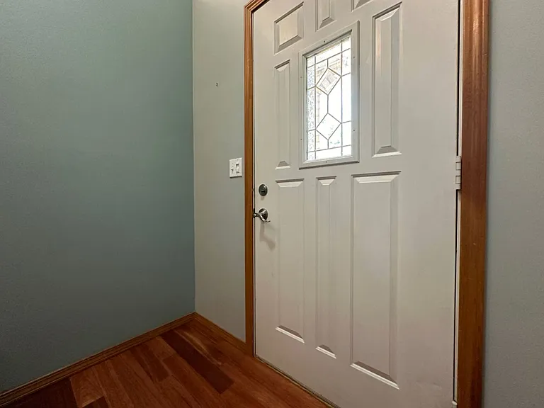 401 Park Creek Ct — Photo 3