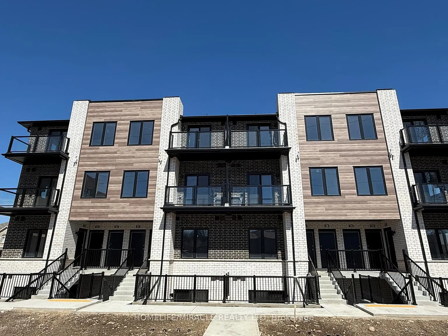 2 bed, $2,050 — Photo 1