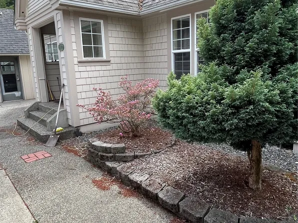 200 E Lake Forest Drive, Allyn, WA 98524