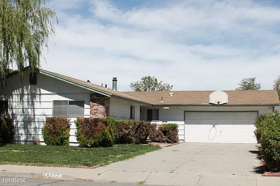 70500045_902 Desert View Dr_Sparks_NV_2017-1