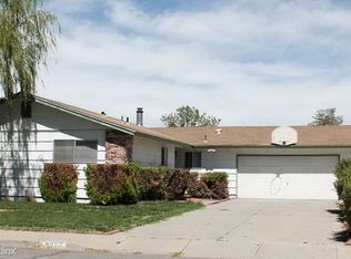 902 Desert View Dr, Sparks, NV