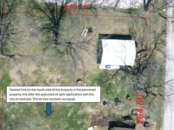 N Pratt St, Centralia, MO 65240
