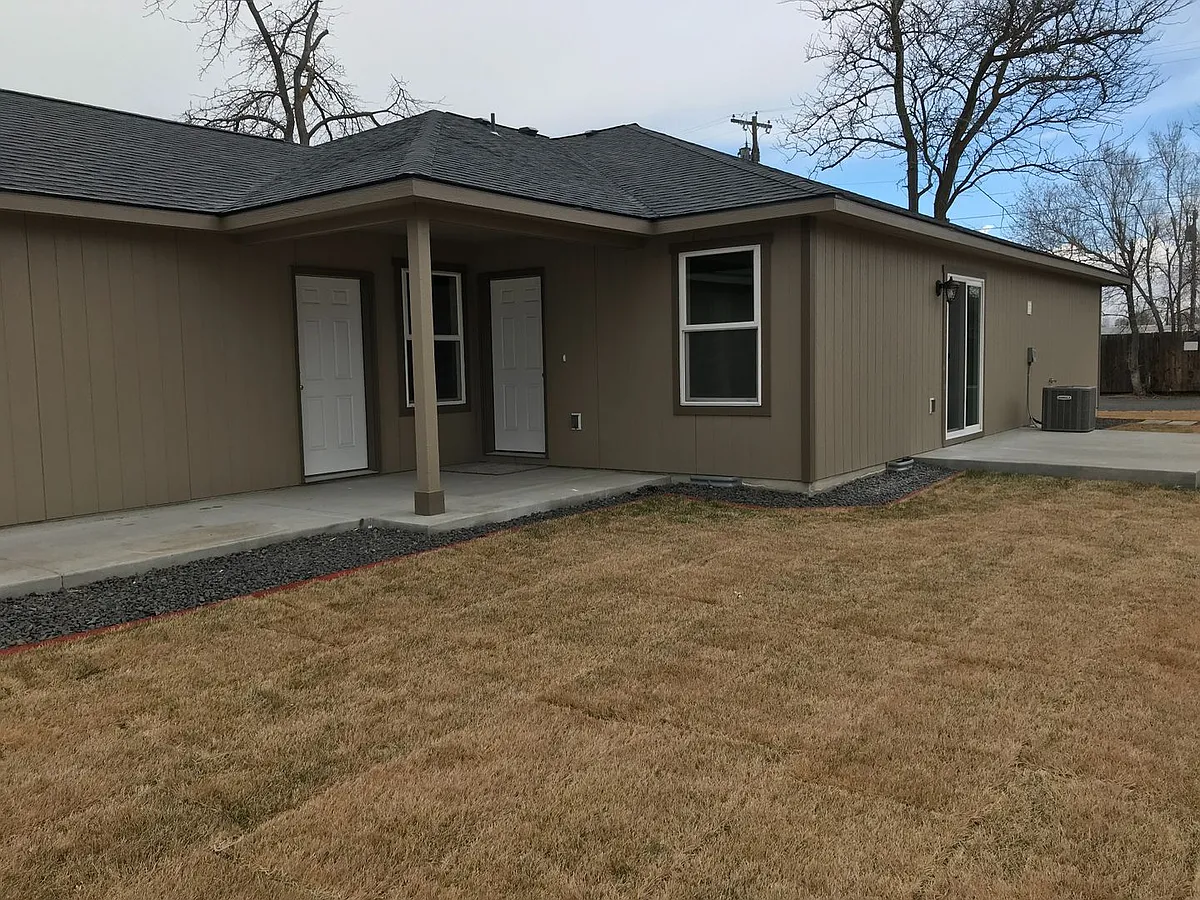 Building Photo - 613 S Locust Ln #A