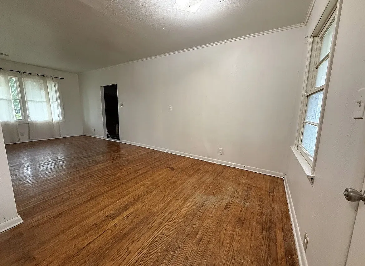 Charming 3-Bedroom Retreat in Owasso with Spacious Living Area! — Photo 3