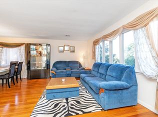 25116 Gaskell Rd, Little Neck, NY 11362