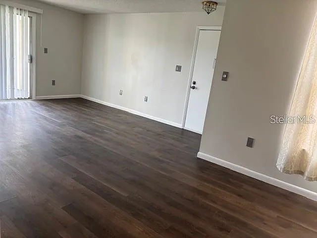 2 bed, 2.0 bath, 1002 sqft, $1,500 — Photo 3