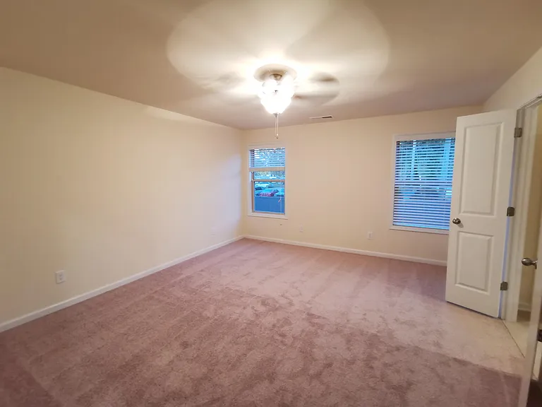 4425 Almanor Cir — Photo 25