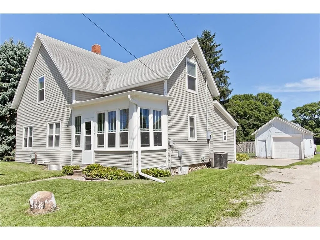 117 Moothart St photo 1