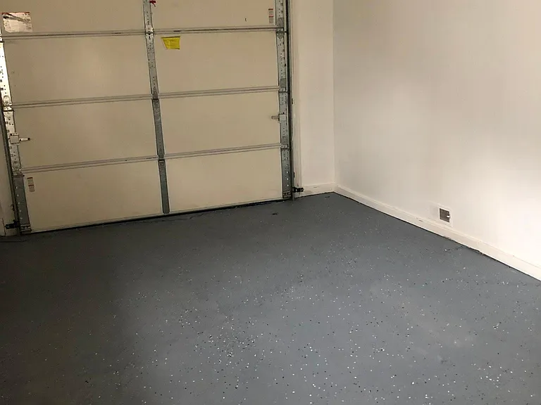 Nice One Car __ Garage.