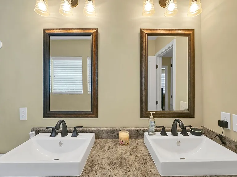 220 Wainwright Dr — Photo 34