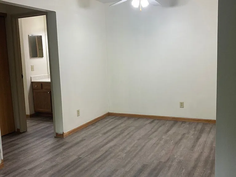 417 & 421 N Elizabeth Ave — Photo 10