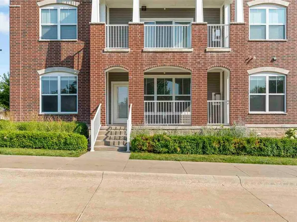 2162 Willenbrock Cir, Iowa City, IA 52245