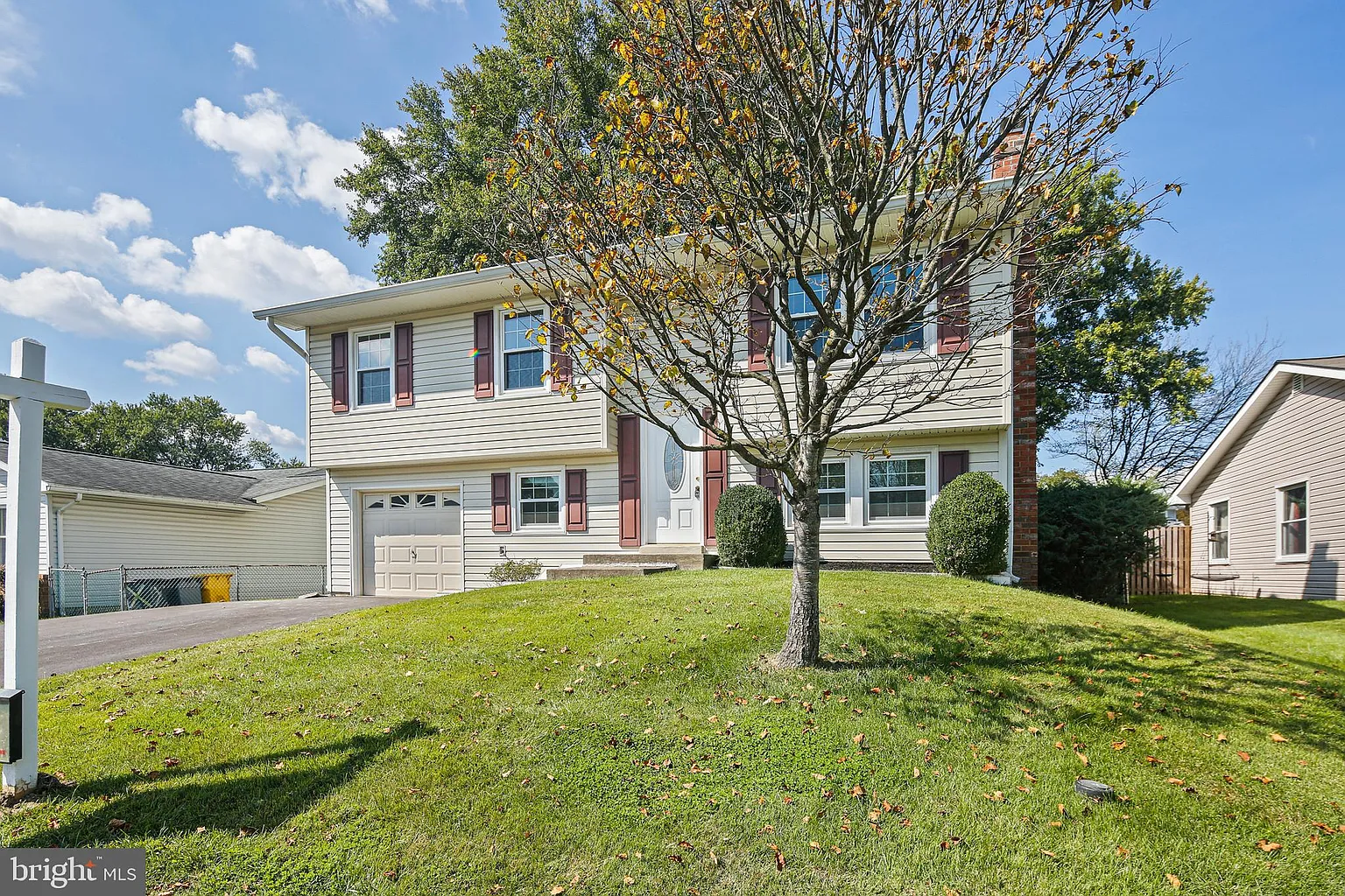 988 Sunny Ct photo 1