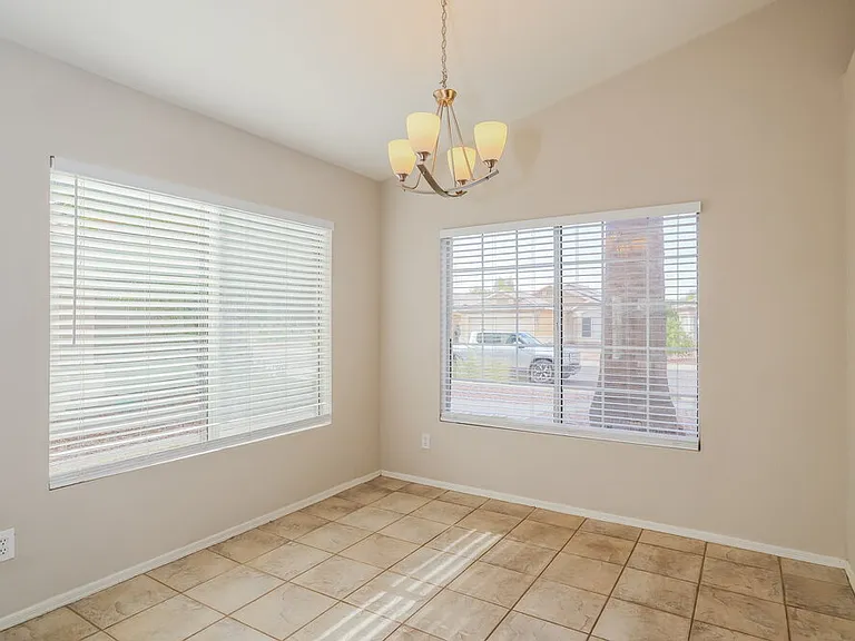 2214 E Aire Libre Ave — Photo 5