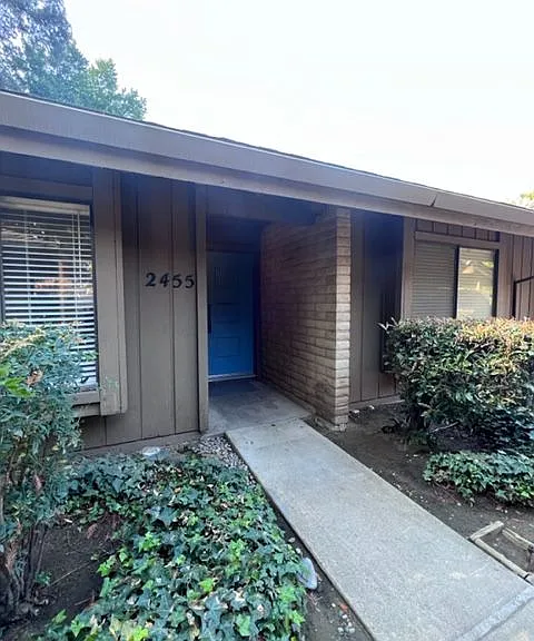 2455 American River Dr — Photo 2