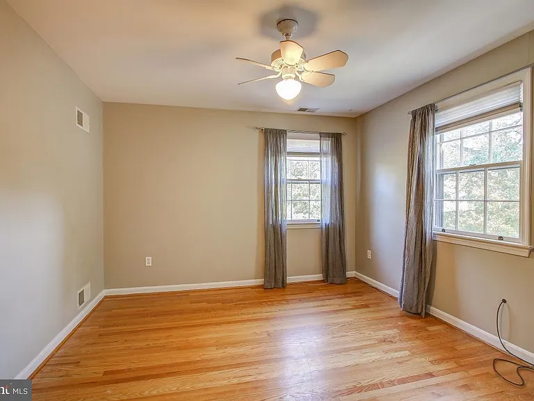 5600 Beam Ct — Photo 25