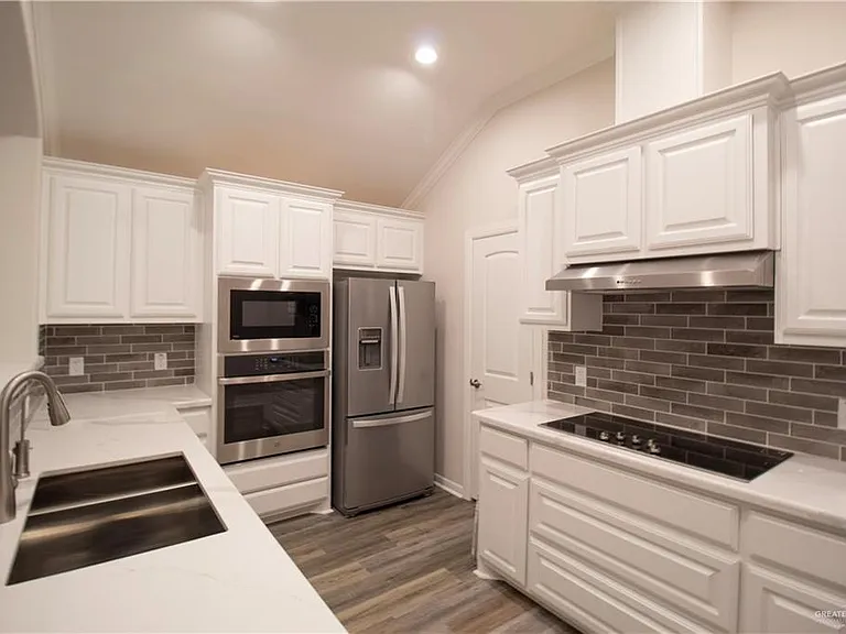 13721 Belle Ct — Photo 5