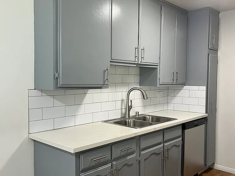 950 Magnolia Ave #25 — Photo 4