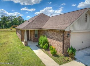 7922 Gardendale Dr, Olive Branch, MS 38654