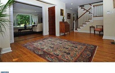 2nd image of 1136 Wisteria Dr