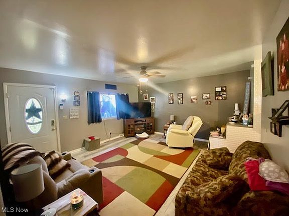 4th image of 2860 Heather Ln NW
