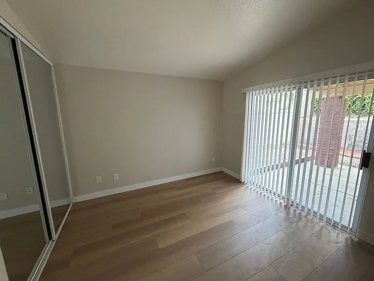 28138 Bavaria Dr — Photo 8