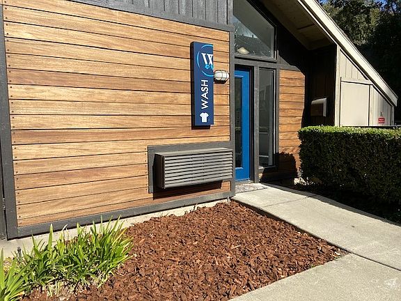 Waters Edge Apartment Exterior of Laundry Room