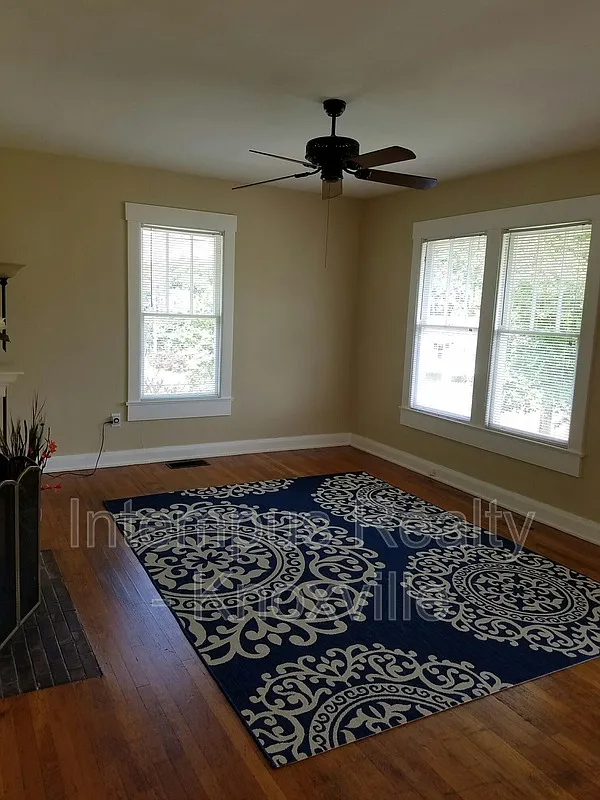 2 bed, 1.0 bath, 1216 sqft, $1,550 — Photo 3