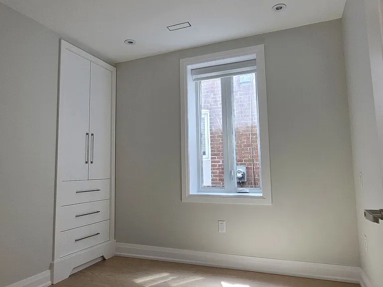 10 Lascelles Blvd #MAIN — Photo 7