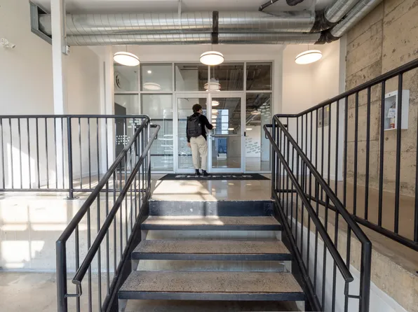 31 Queen St #206, Halifax, NS B2Y 0G5