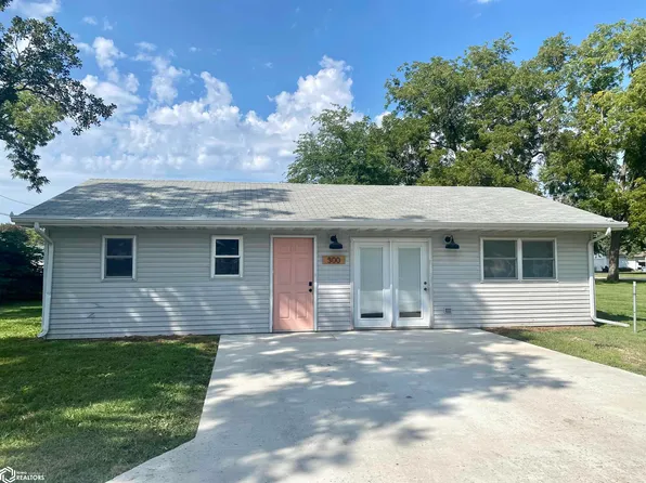 300 N Cedar St, Creston, IA 50801