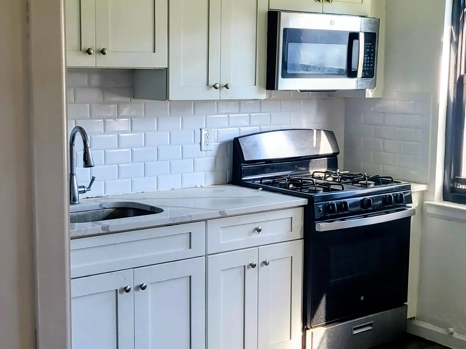 1 bed, 550 sqft, $1,850 — Photo 3
