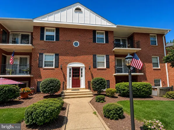 3830 Lyndhurst Dr APT 303, Fairfax, VA 22031