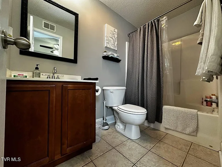 169 E Grande Ave #100 — Photo 25