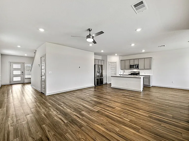 109 Cupreata Ln — Photo 4